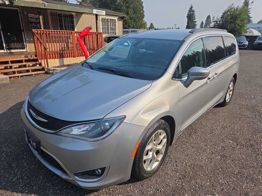 2017 Chrysler Pacifica Image 2