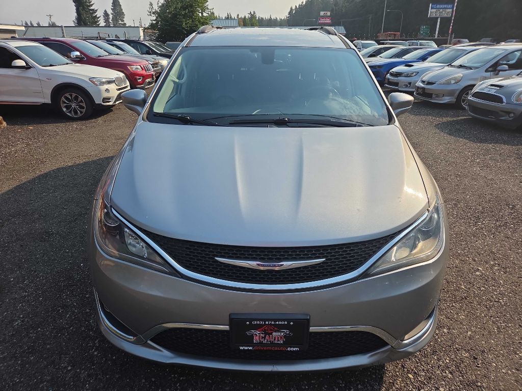 2017 Chrysler Pacifica Image 5
