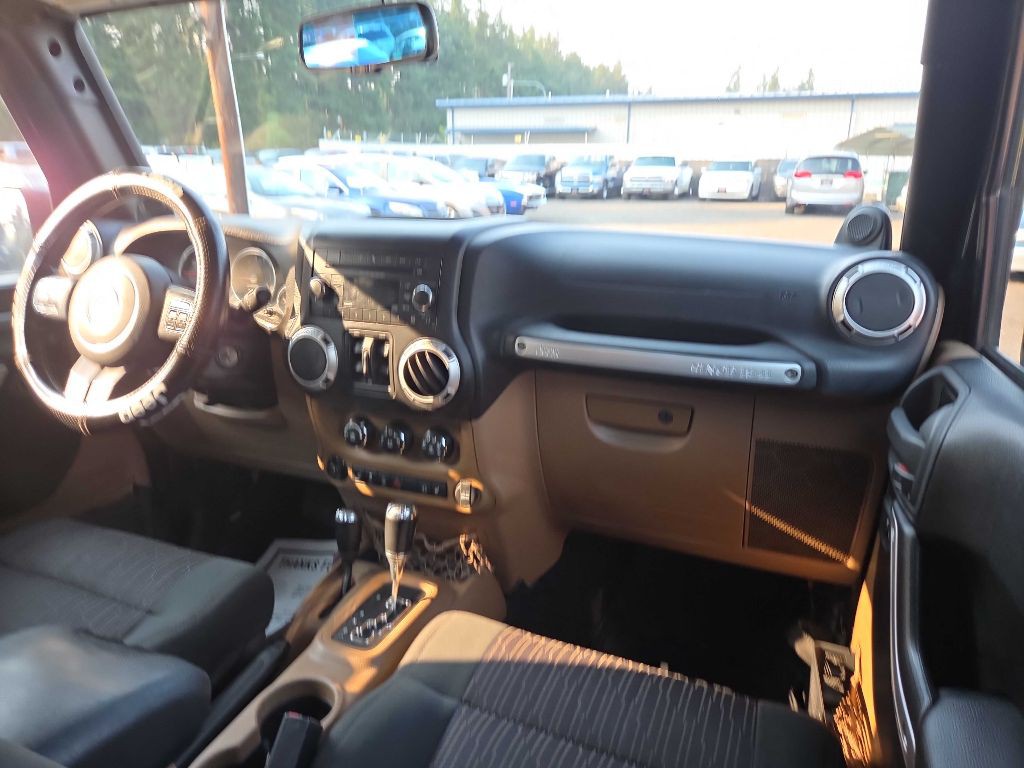 2012 Jeep Wrangler Unlimited Image 10