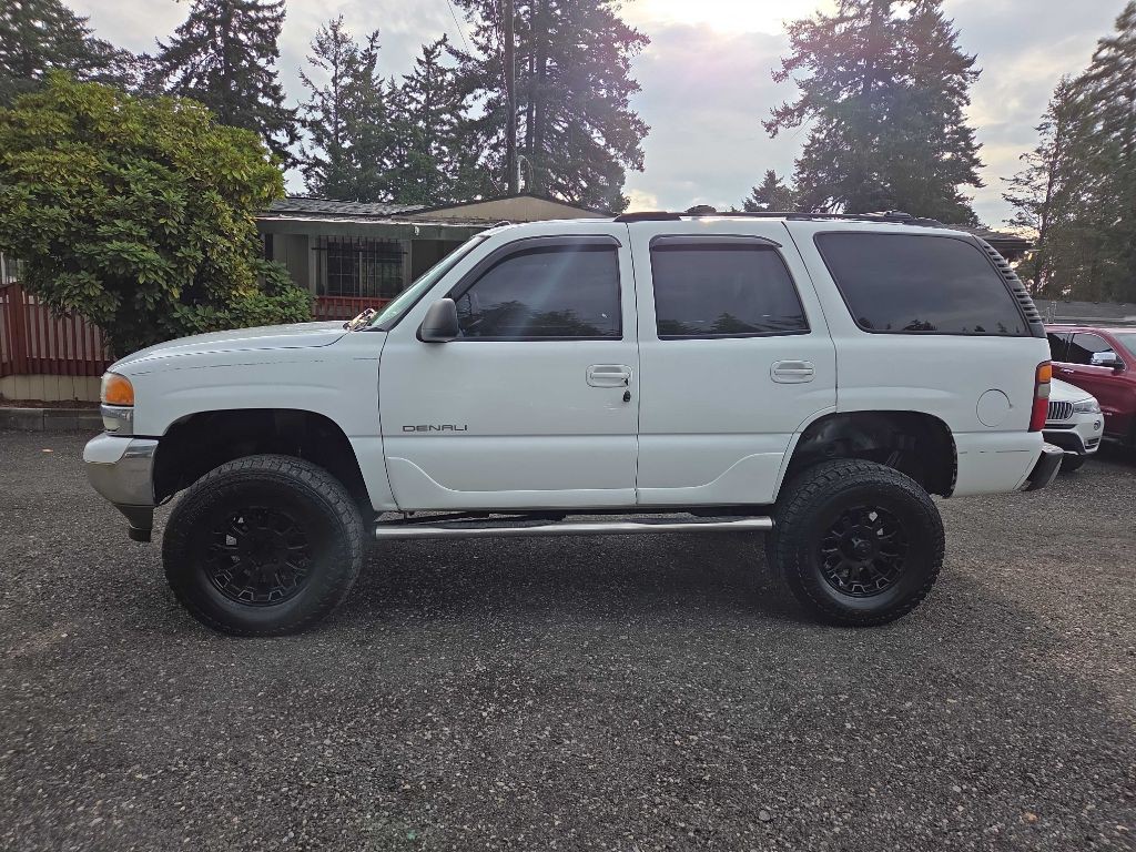 2003 GMC Yukon Image 3