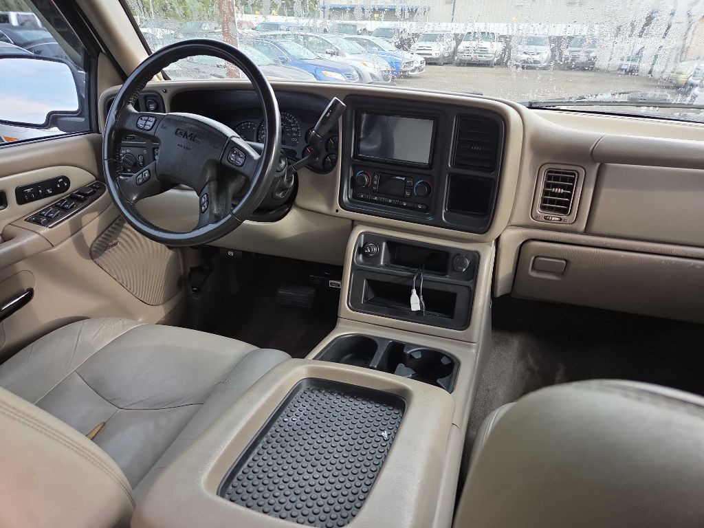 2003 GMC Yukon Image 10