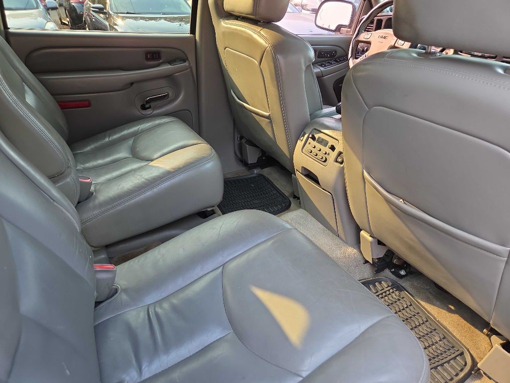 2005 GMC Yukon Image 9