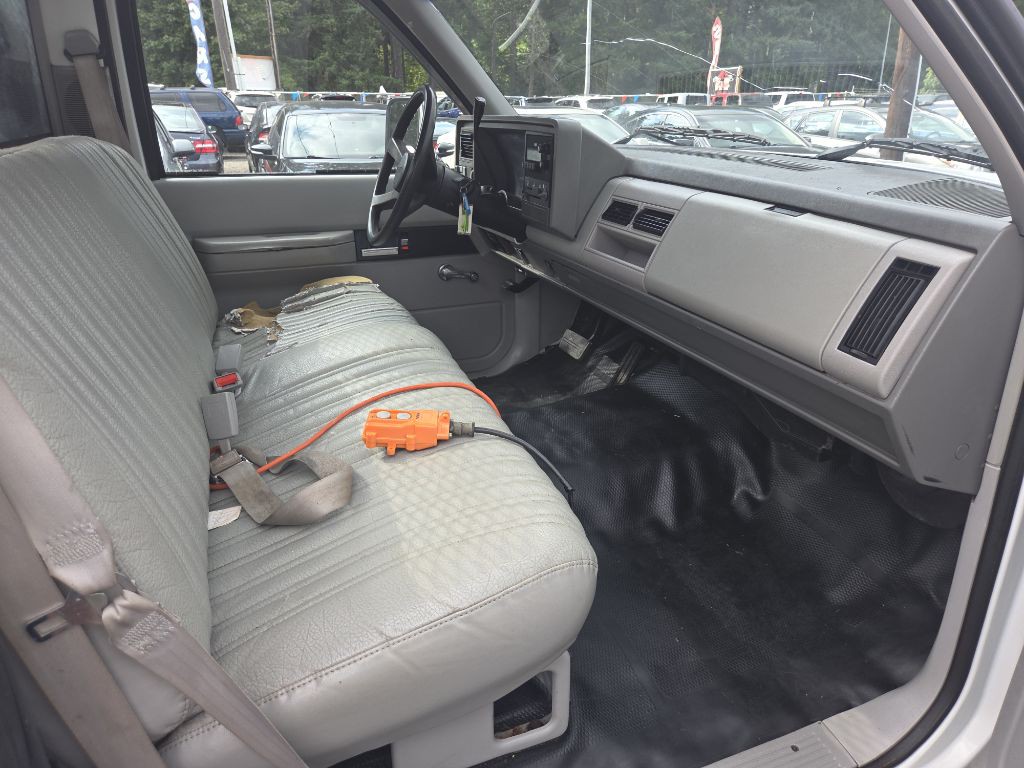 1991 GMC Sierra Image 10
