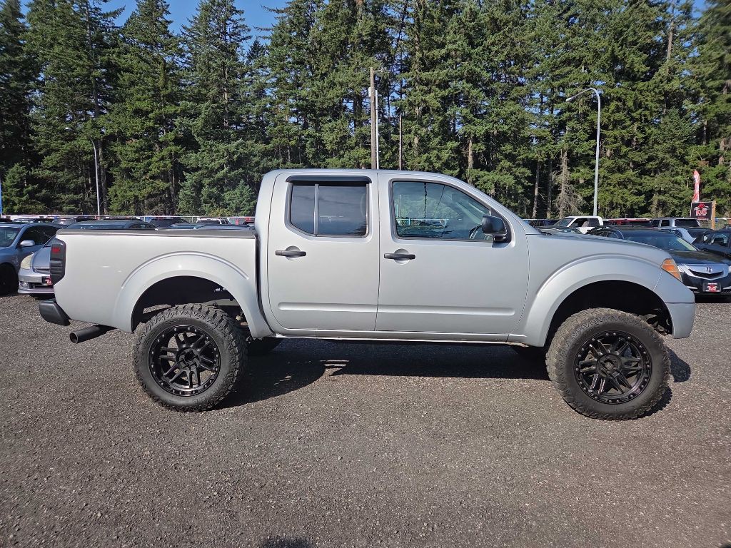 2012 Nissan Frontier Image 1