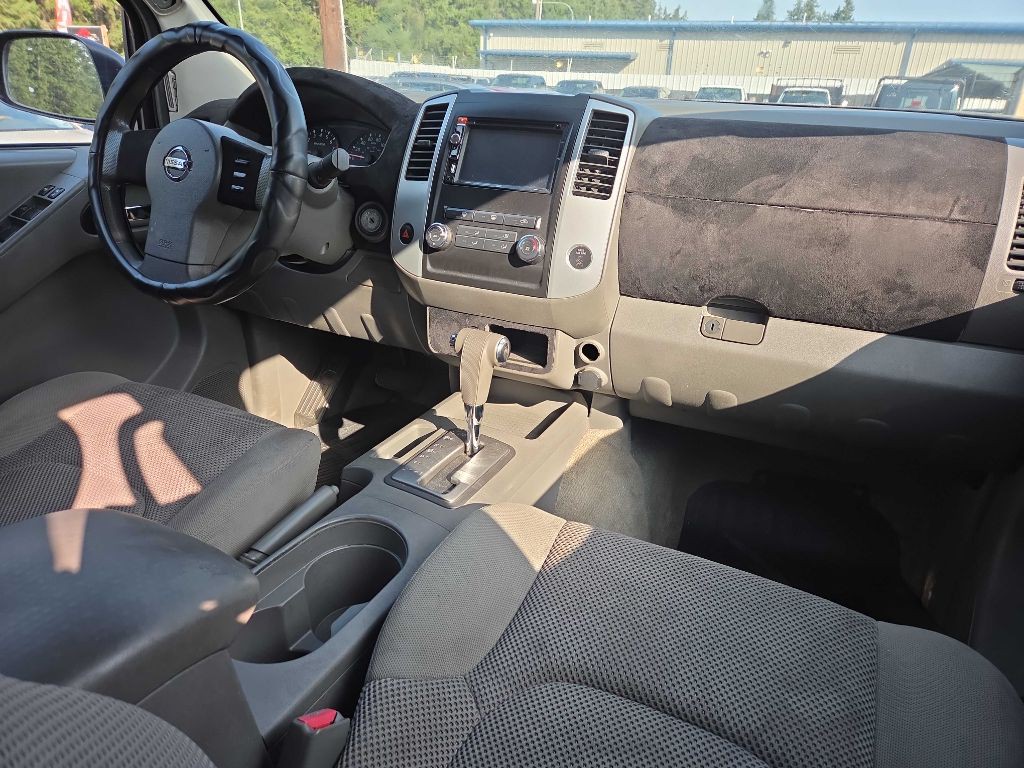 2012 Nissan Frontier Image 11