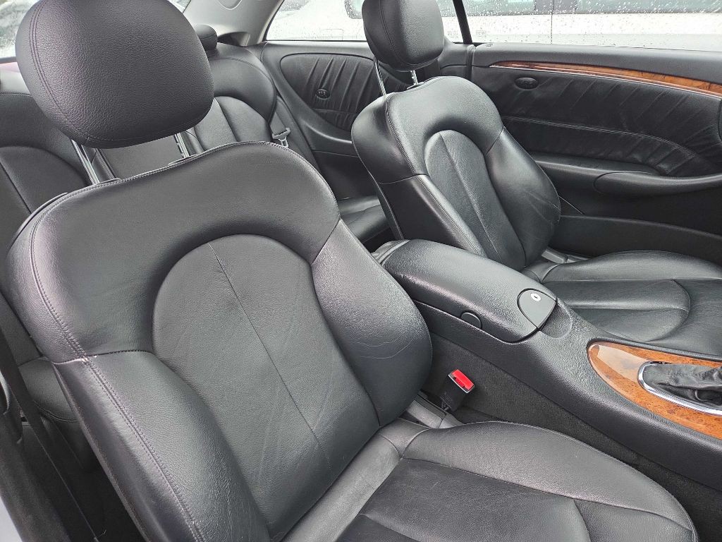 2006 Mercedes-Benz CLK-Class Image 12