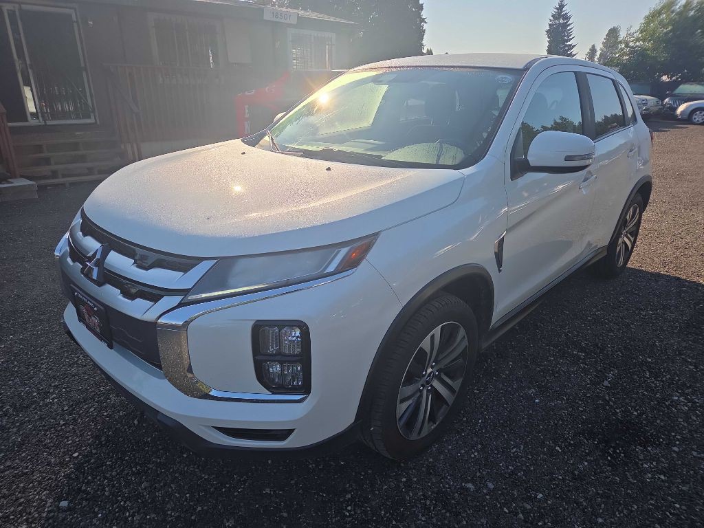 2020 Mitsubishi Outlander Image 2