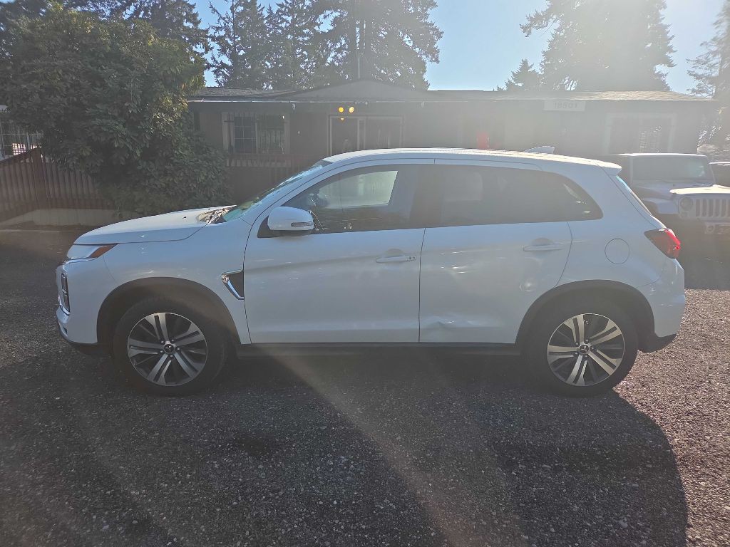 2020 Mitsubishi Outlander Image 3