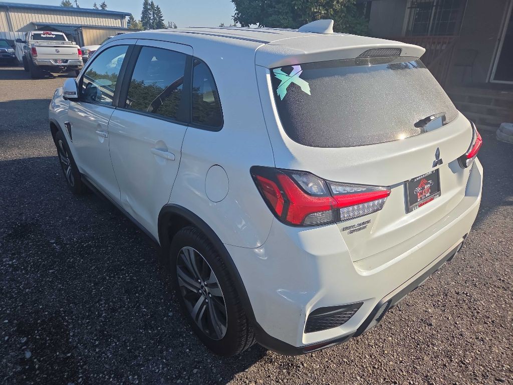 2020 Mitsubishi Outlander Image 6