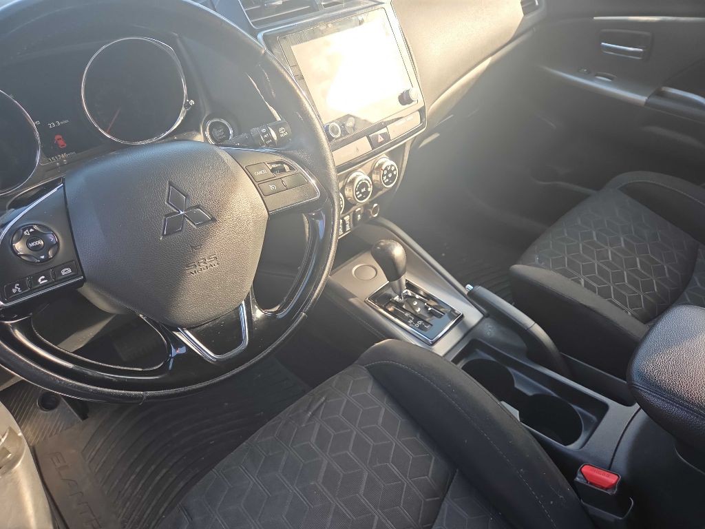 2020 Mitsubishi Outlander Image 11