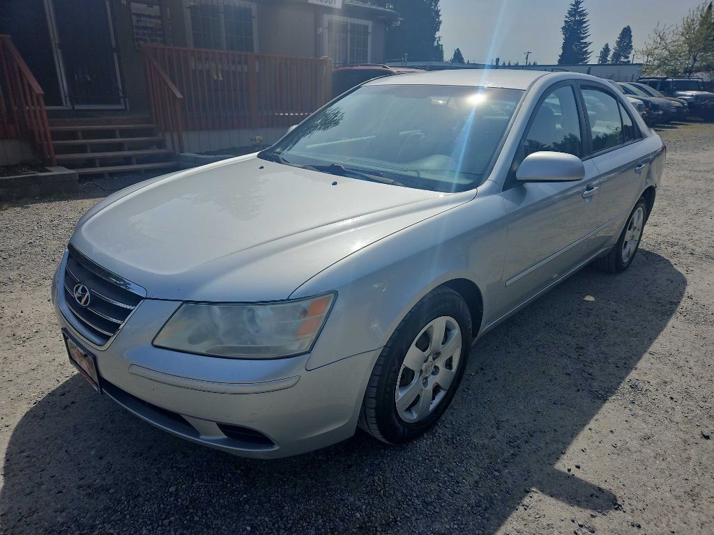 2010 Hyundai Sonata Image 2