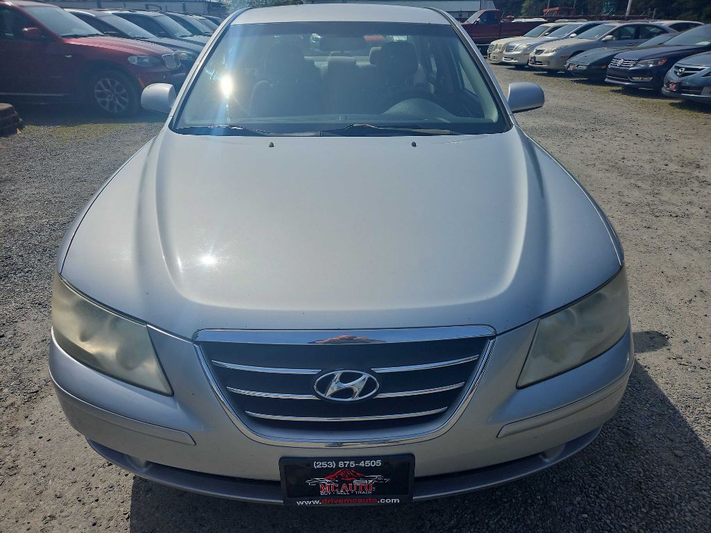 2010 Hyundai Sonata Image 3