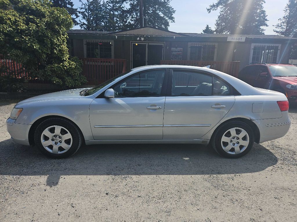 2010 Hyundai Sonata Image 4
