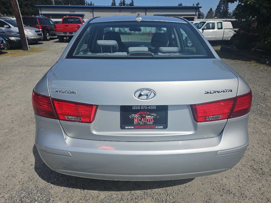 2010 Hyundai Sonata Image 13