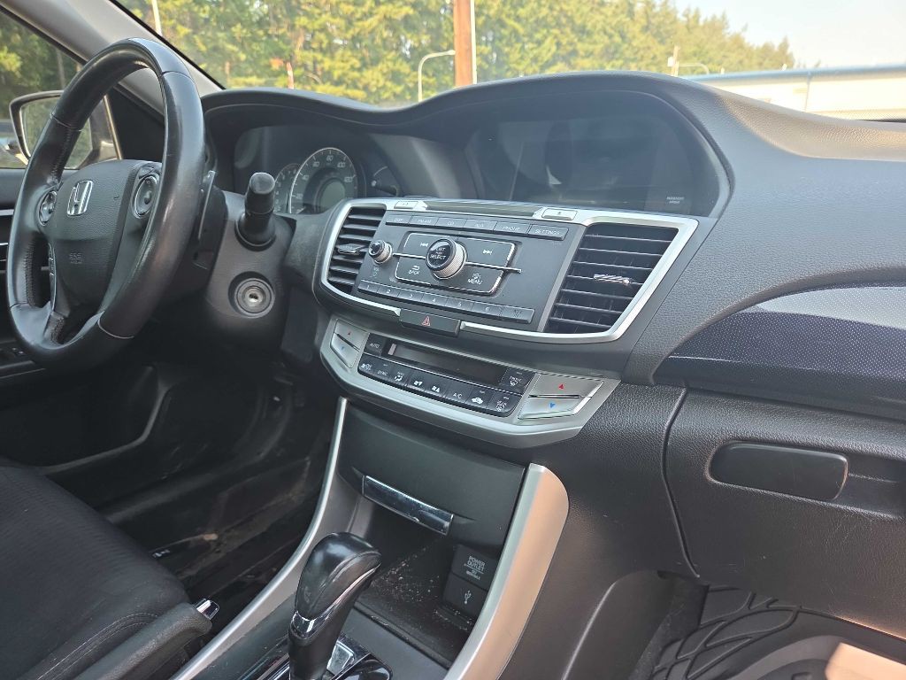 2015 Honda Accord Image 11