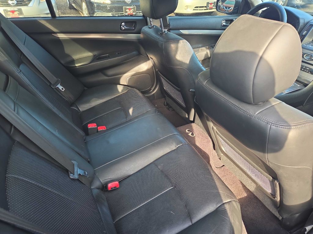 2010 INFINITI G37 Image 10