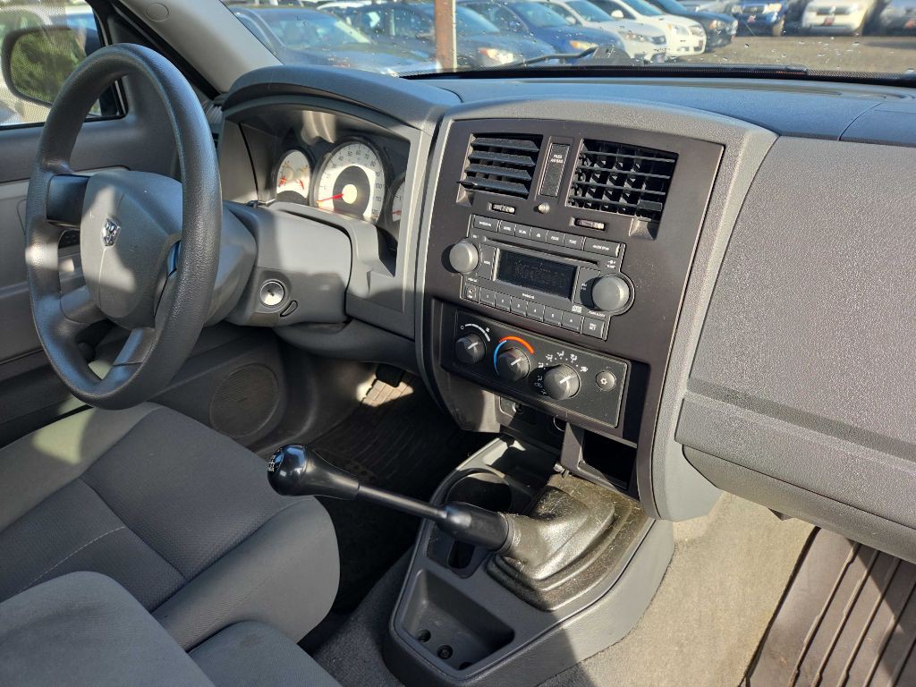 2006 Dodge Dakota Image 11