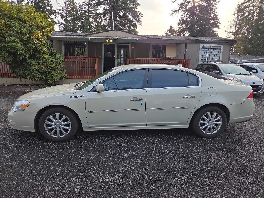 2011 Buick Lucerne Image 2