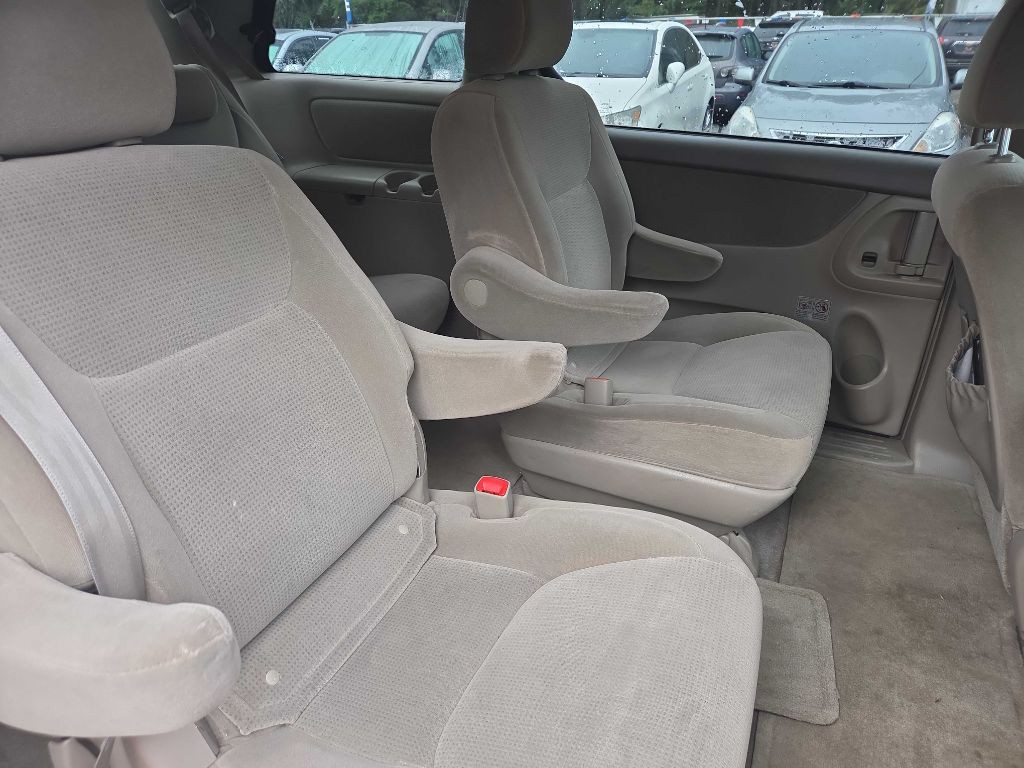 2005 Toyota Sienna Image 7