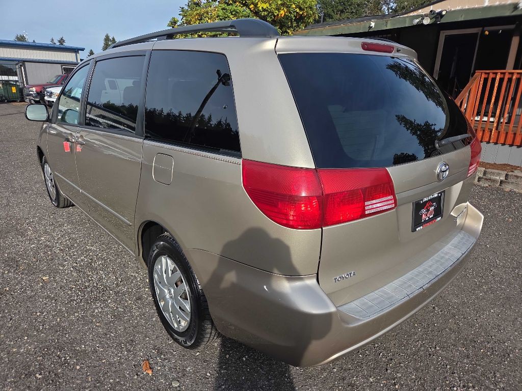 2005 Toyota Sienna Image 13