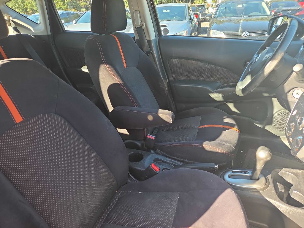 2015 Nissan Versa Image 9