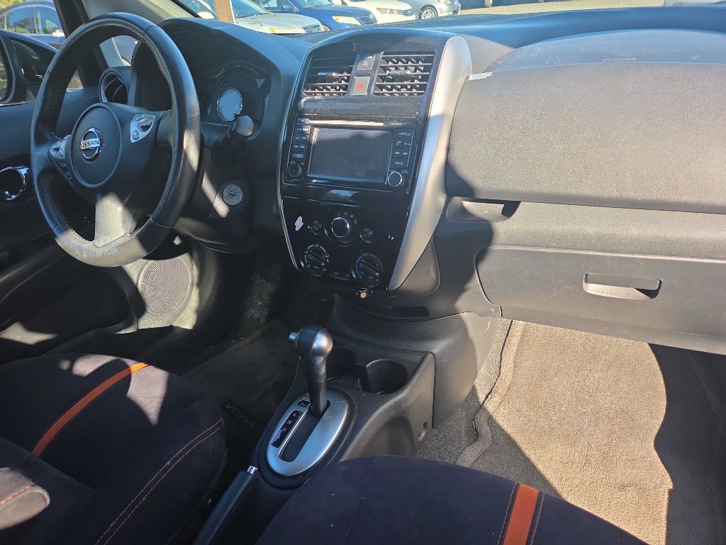 2015 Nissan Versa Image 10