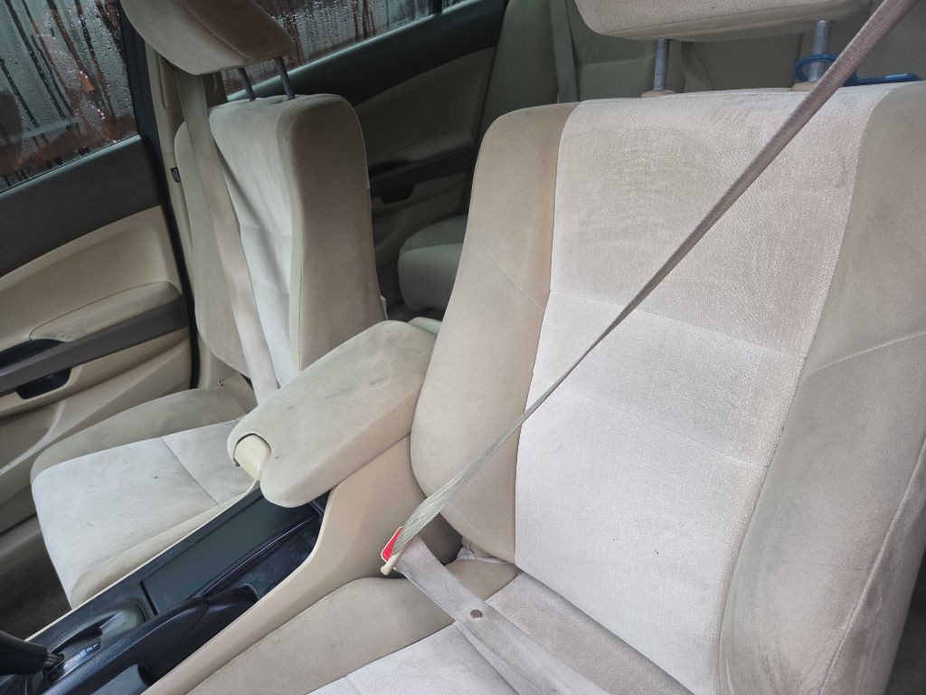 2010 Honda Accord Image 12