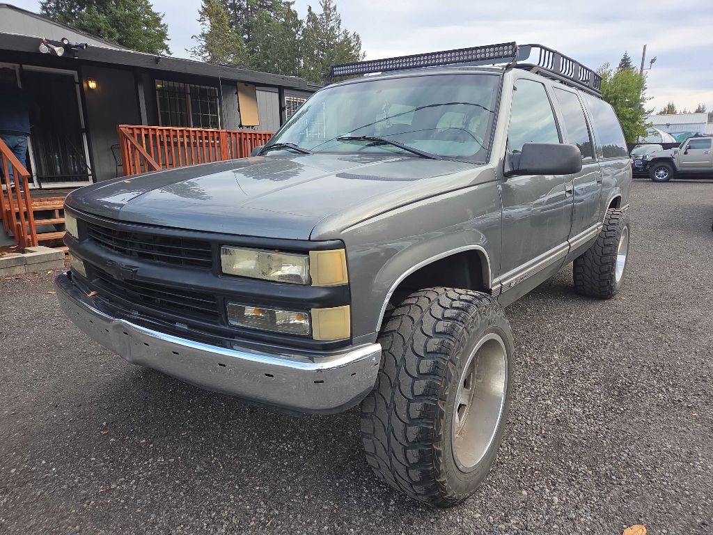 1999 Chevrolet Suburban Image 3