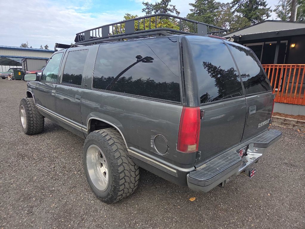 1999 Chevrolet Suburban Image 6