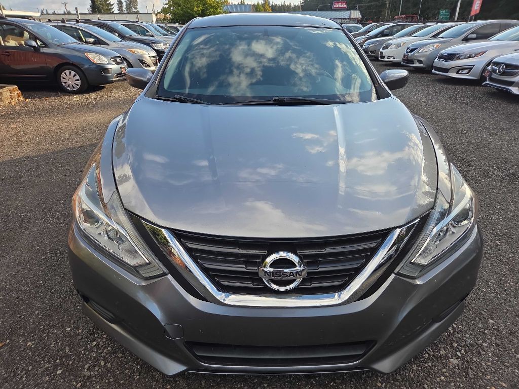 2017 Nissan Altima Image 2