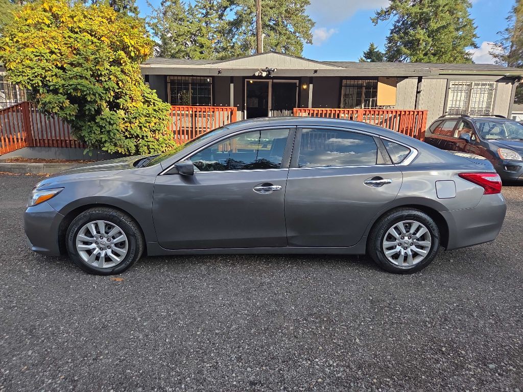 2017 Nissan Altima Image 5