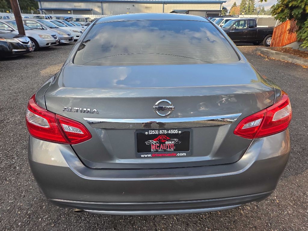 2017 Nissan Altima Image 6