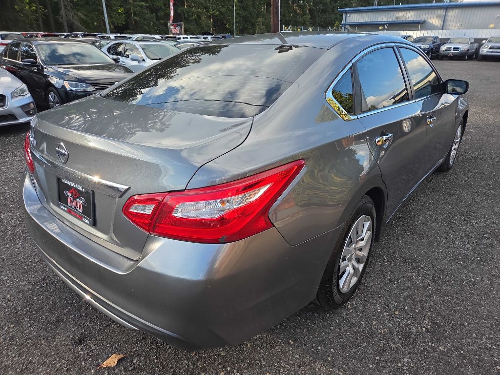 2017 Nissan Altima Image 8