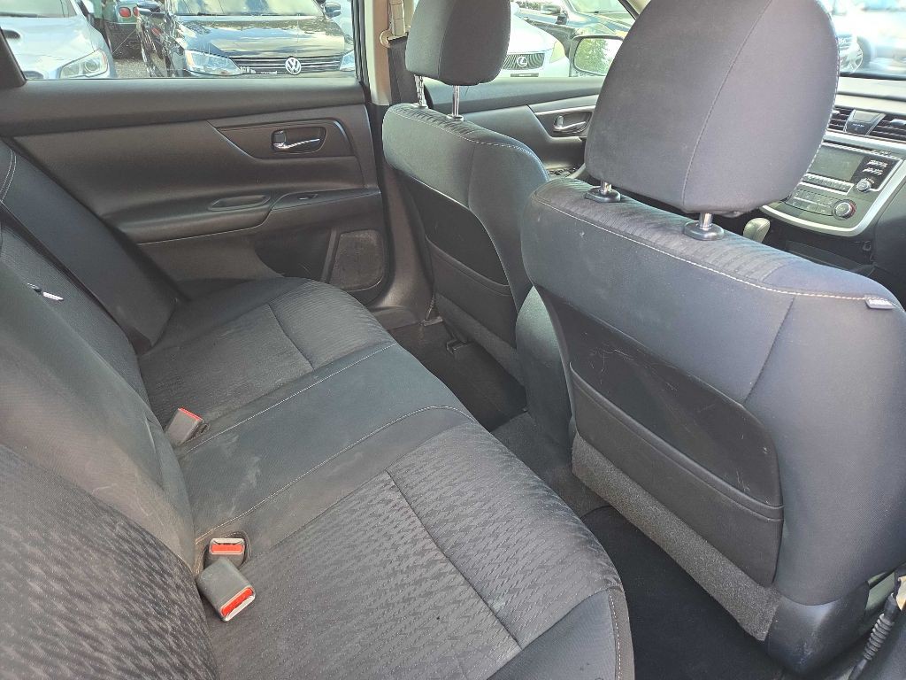2017 Nissan Altima Image 9