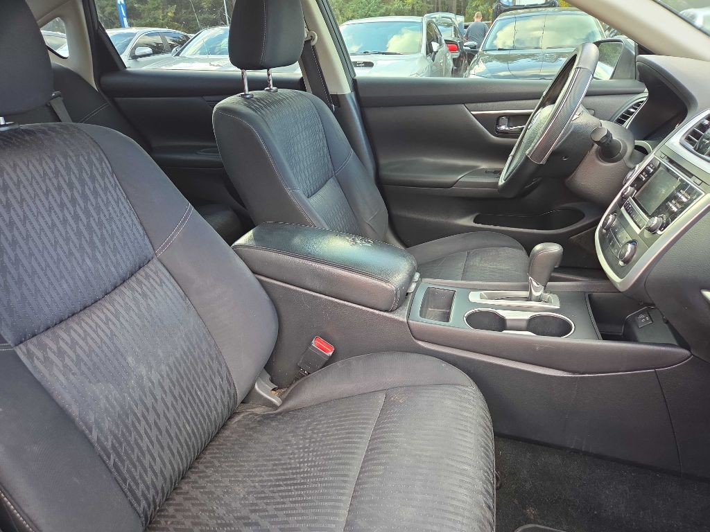 2017 Nissan Altima Image 12