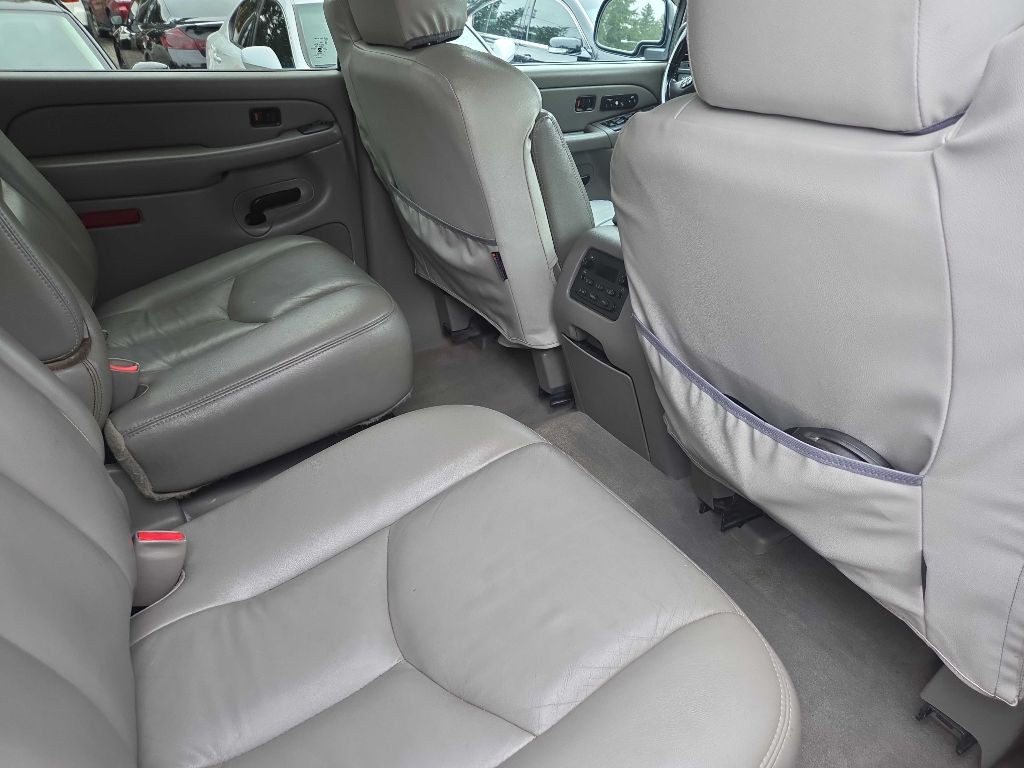 2006 Chevrolet Suburban Image 11