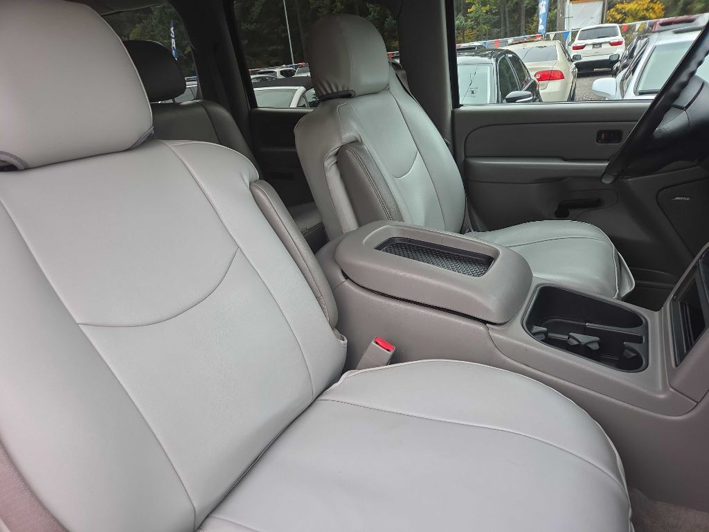 2006 Chevrolet Suburban Image 12