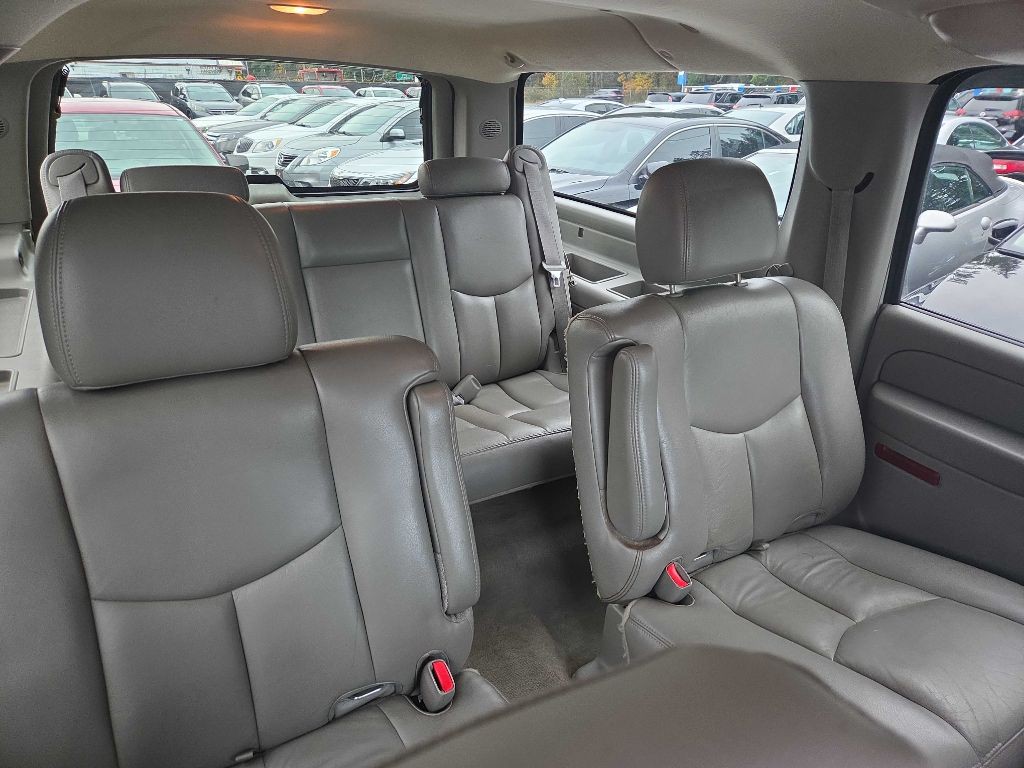 2006 Chevrolet Suburban Image 14