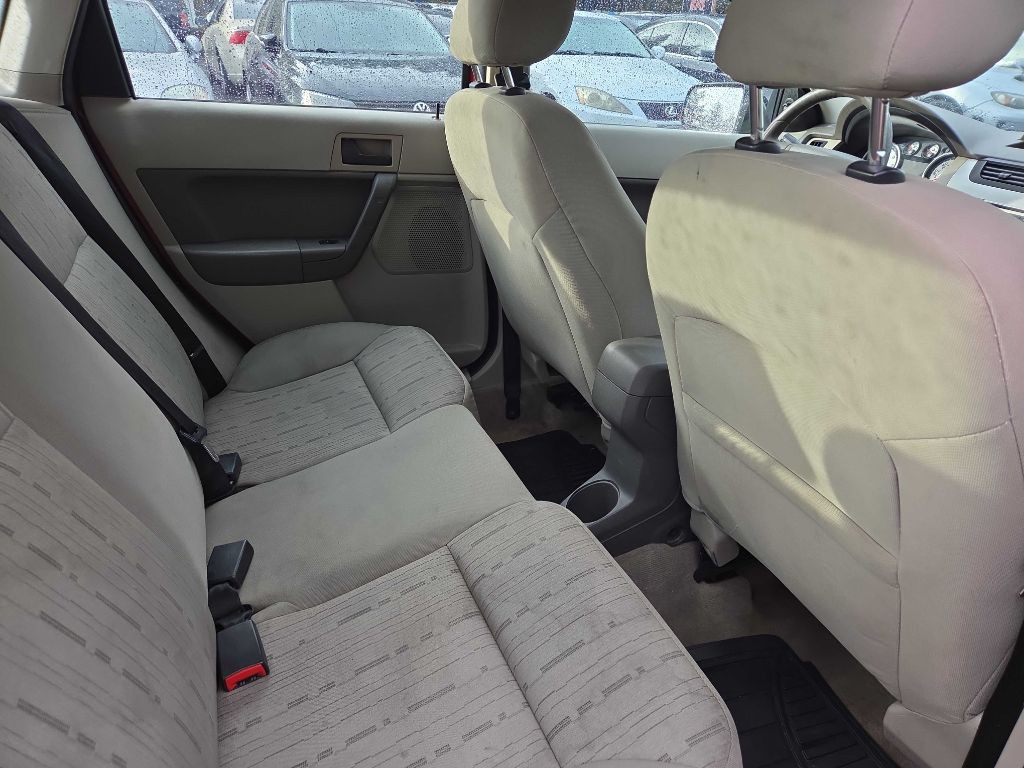 2010 Ford Focus Image 9