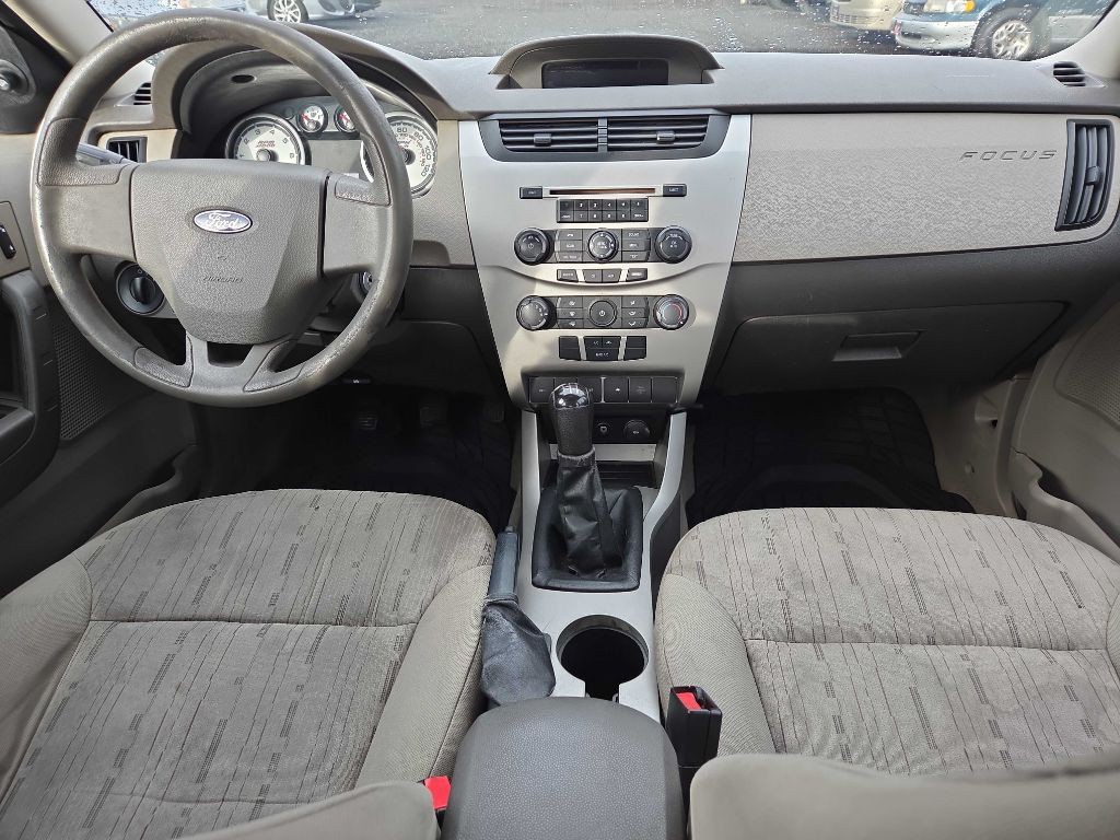 2010 Ford Focus Image 11