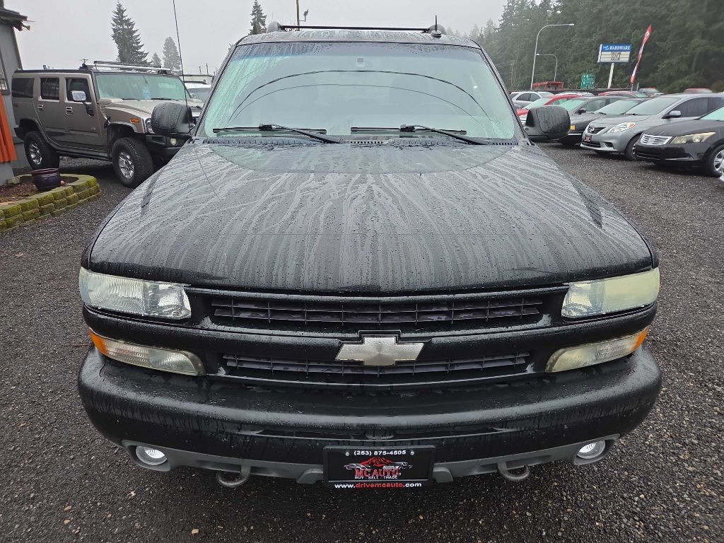 2004 Chevrolet Tahoe Image 2