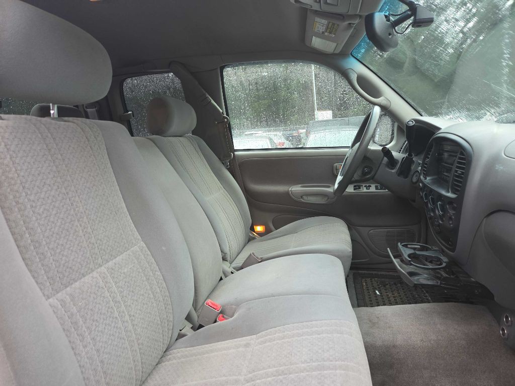 2004 Toyota Tundra Image 10