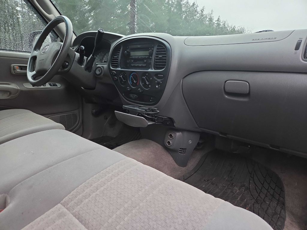 2004 Toyota Tundra Image 11