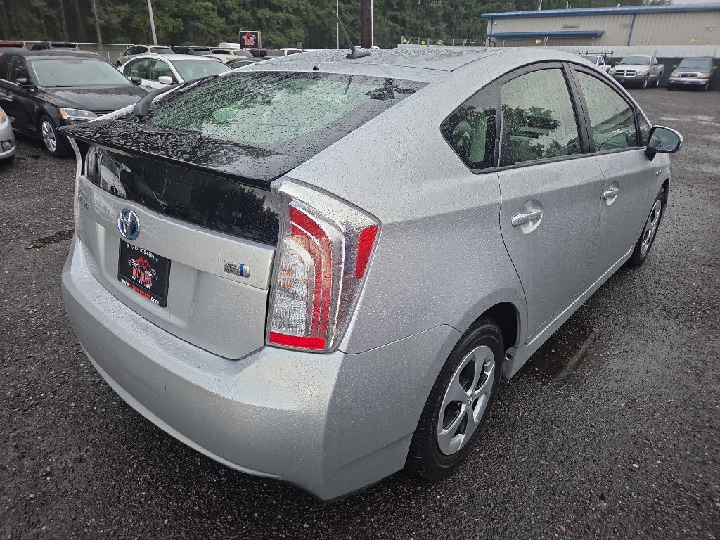 2013 Toyota Prius Image 8