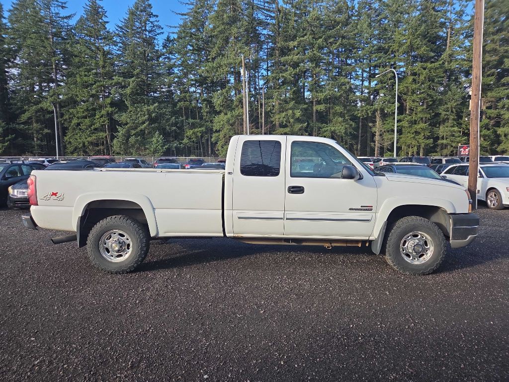 2003 Chevrolet Silverado 1500 Image 1