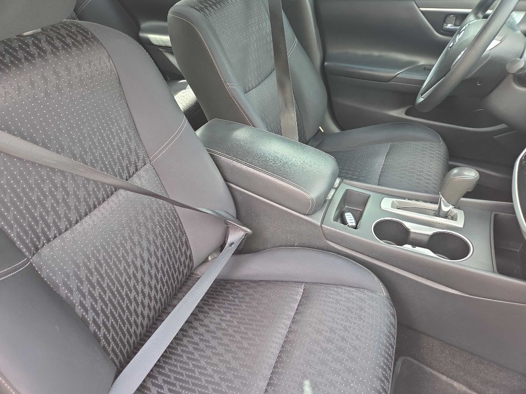 2017 Nissan Altima Image 10