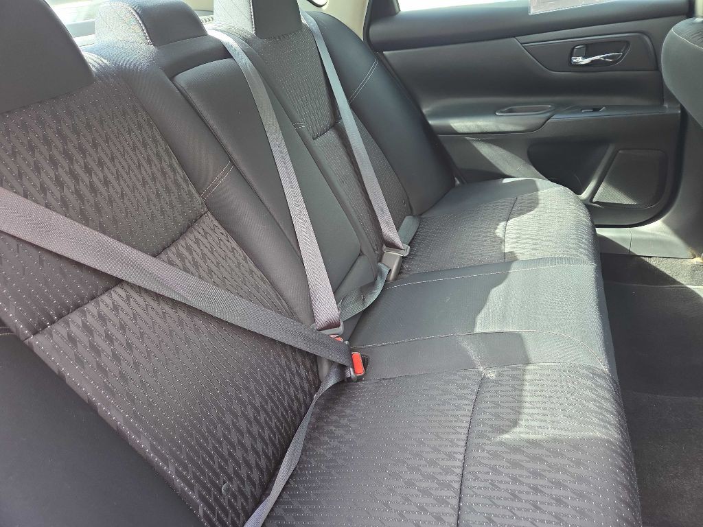 2017 Nissan Altima Image 12