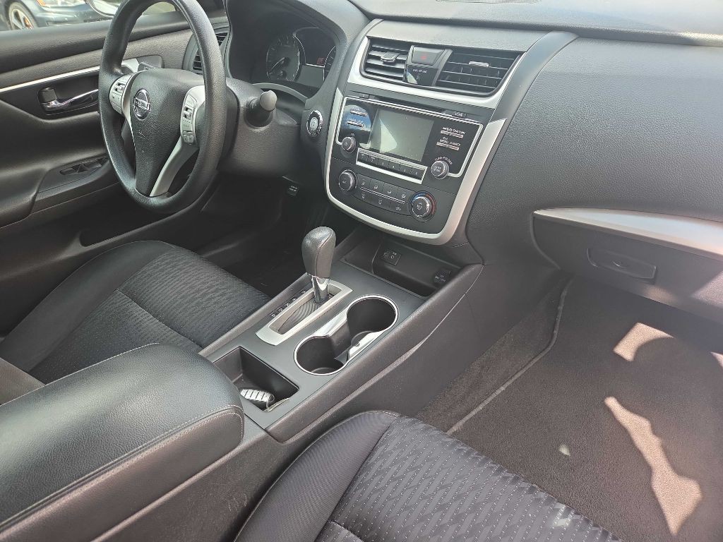 2017 Nissan Altima Image 13