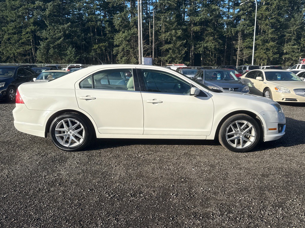 2010 Ford Fusion Image 1