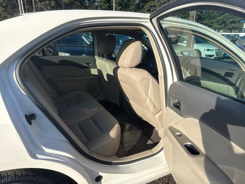 2010 Ford Fusion Image 11